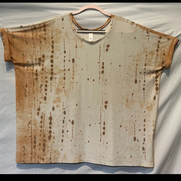 NWOT - Marla Wynne Short Sleeve Flowy Knit Top size L - Neutral Shades - Picture 3 of 8